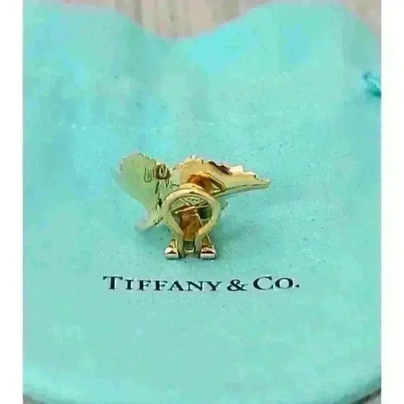 Tiffany & Co 18kt Yellow Gold Maple Leaf w/ Sapphires SINGLE Clip On Earring - Picture 3 of 6